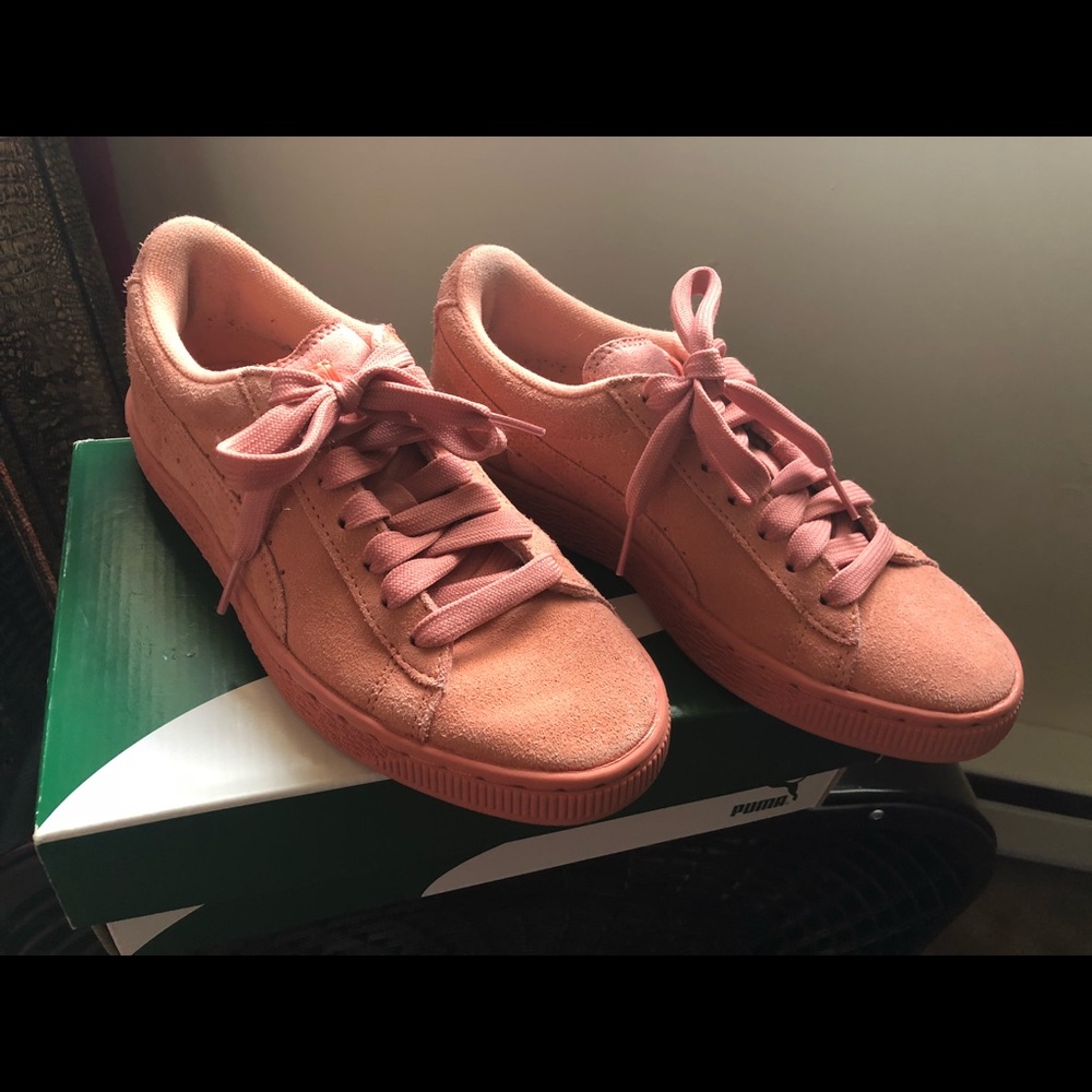 Puma suede excellent condition size 5